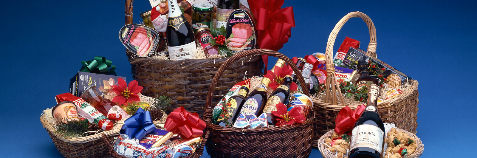 Gift Baskets 4000 Wines, 3500 Spirits, 3500 Beers. Shipping in